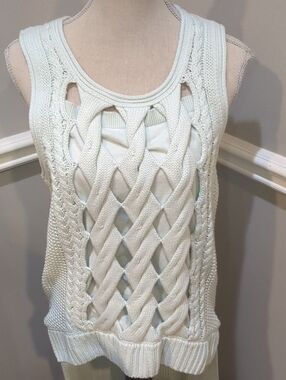 VENUS Cream Cable Knit Sleeveless Tank